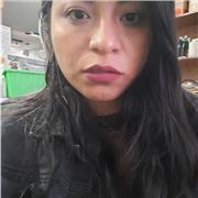 Estudiante de doctorado imparte clases de fisica, matemáticas y química a adolescentes y niños de todas las edades